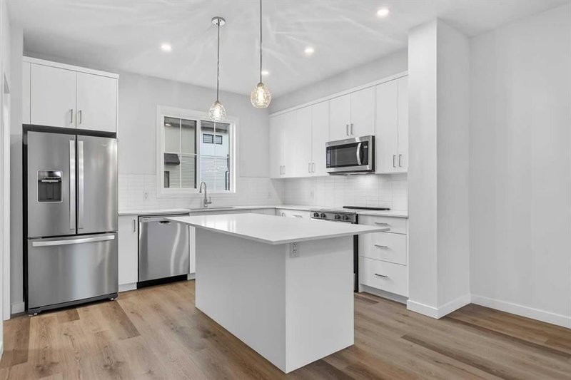 40 Creekside Way SW #106, Calgary, Alberta