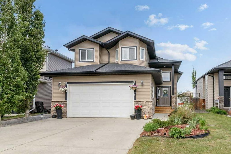 38 Lucky Place, Sylvan Lake, Alberta