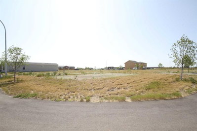 2 Meadows Way
