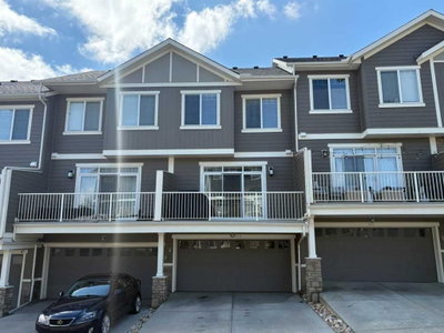 659 Evanston Manor NW