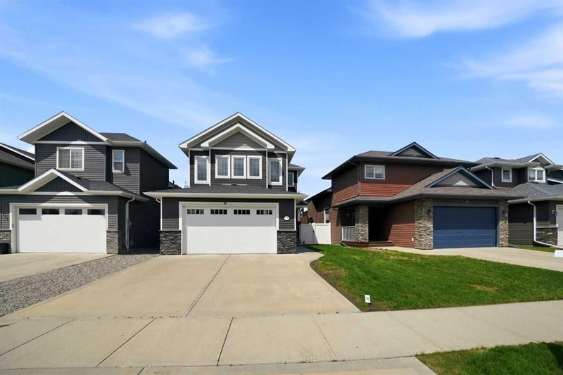 118 Viscount Drive