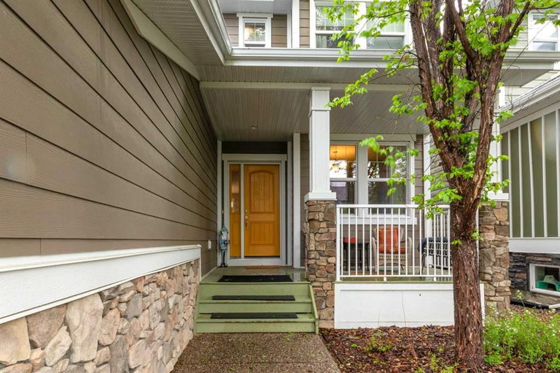 172 Ridge View Close