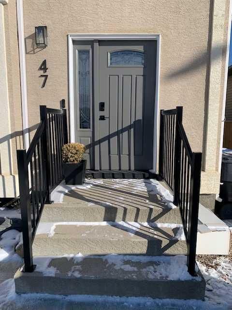 47 Blackfoot Road W