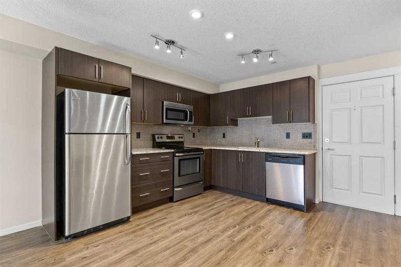 1115 - 755 Copperpond Boulevard SE