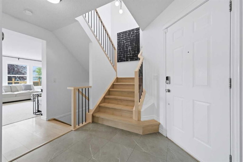 91 Bridleridge Crescent SW, Bridlewood — interior photo 5