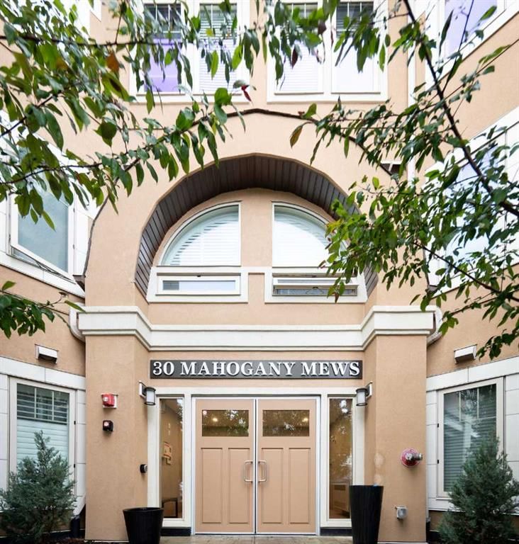 112 - 30 Mahogany Mews SE