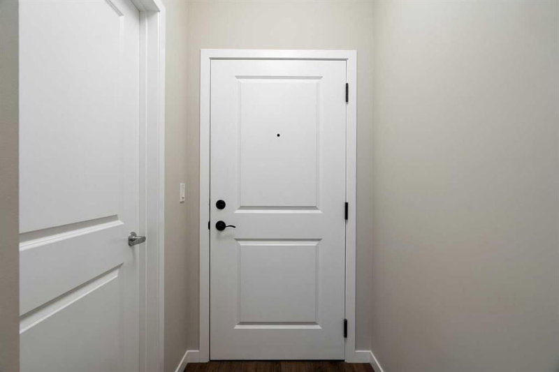 112 - 30 Mahogany Mews SE