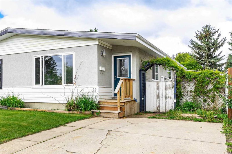 22 McIntosh Avenue, Red Deer