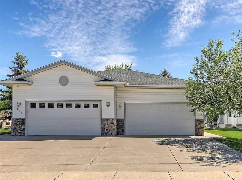 104 Riverside Place NW