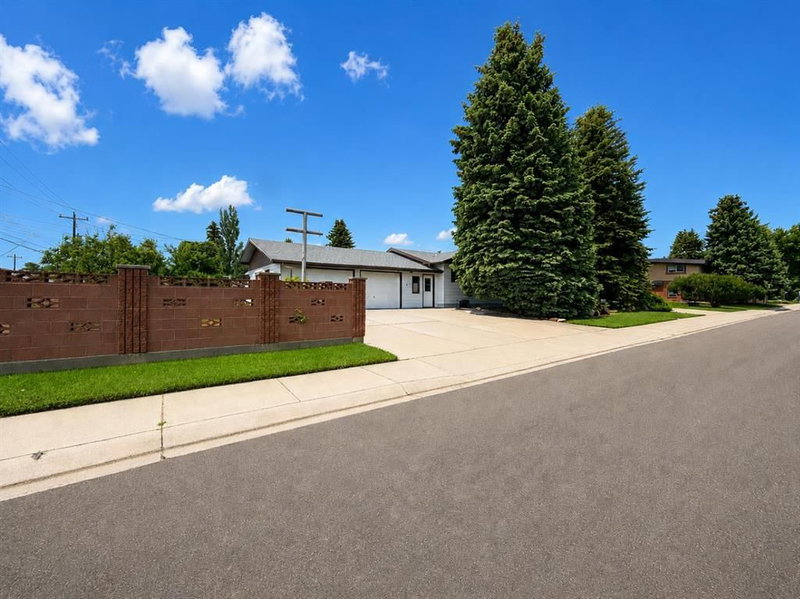 2015 24 Street S