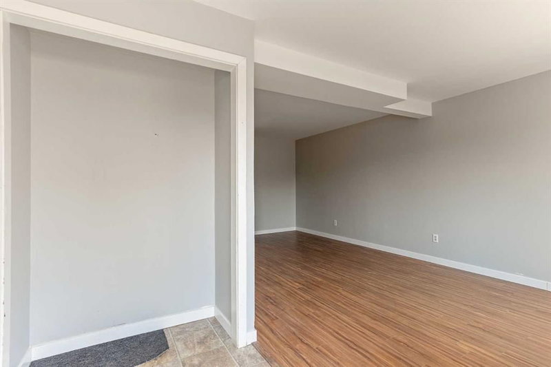 2 - 19 Third Avenue SE