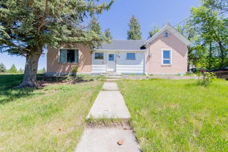 664 1 Street W