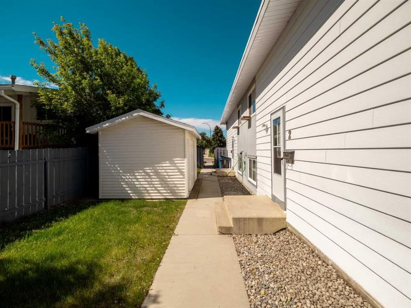 2 - 269 Laval Boulevard W
