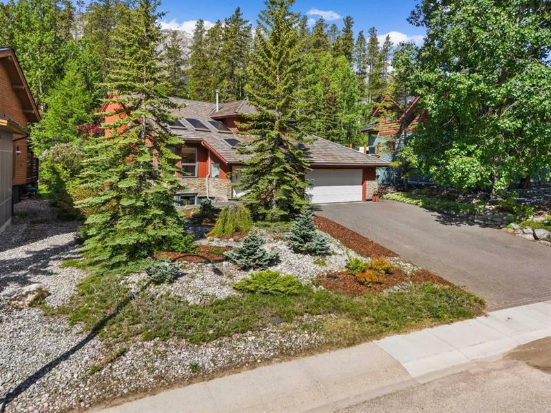 1072 Evergreen, Canmore, Alberta