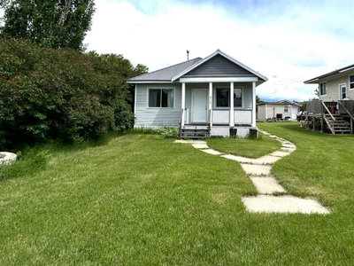517 Iris Street