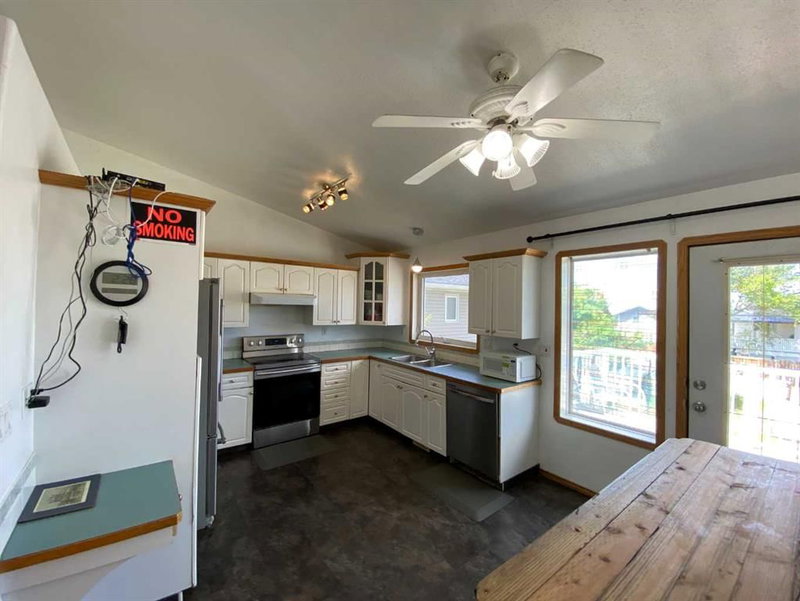 52 Upland Drive W