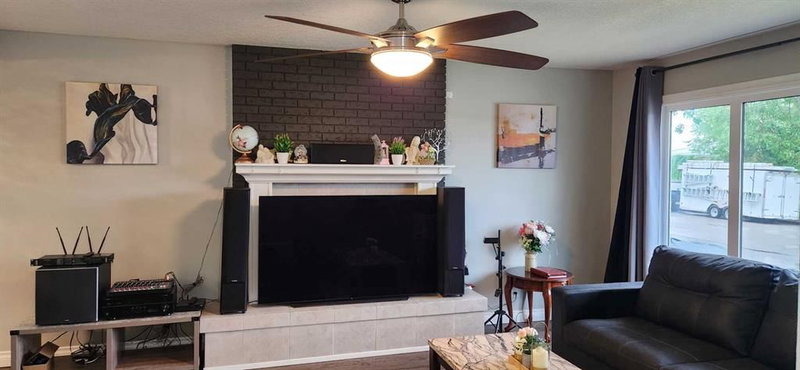 526 33 Street S, Glendale — interior photo