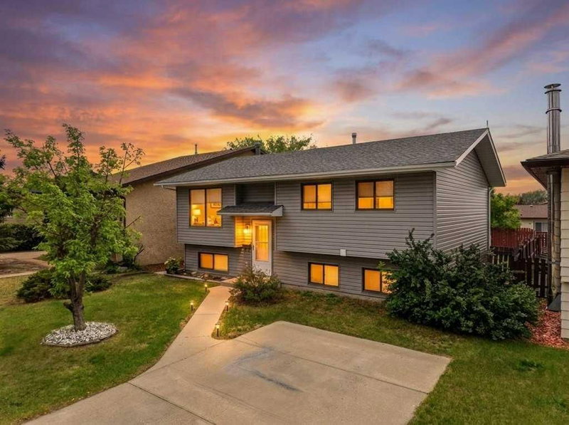 Recently sold home in Deer Park Village