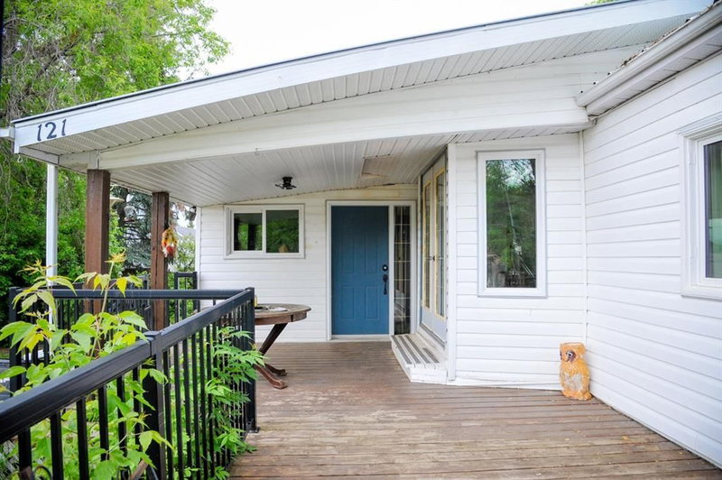121 Alberta Street