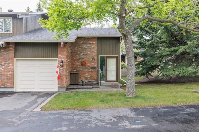Recently sold home in Braeside