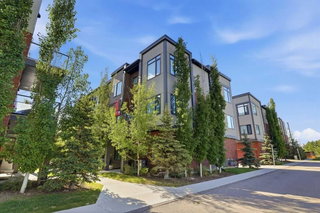 808 Greenbriar Common NW