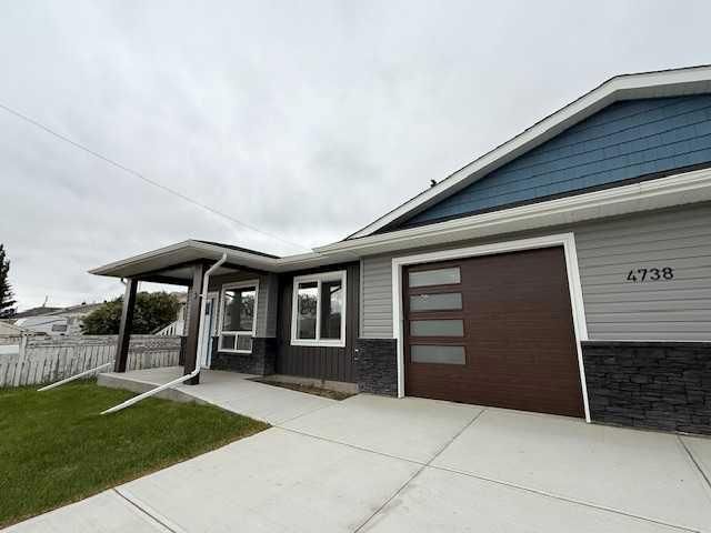 #3 - 4738 49A Avenue