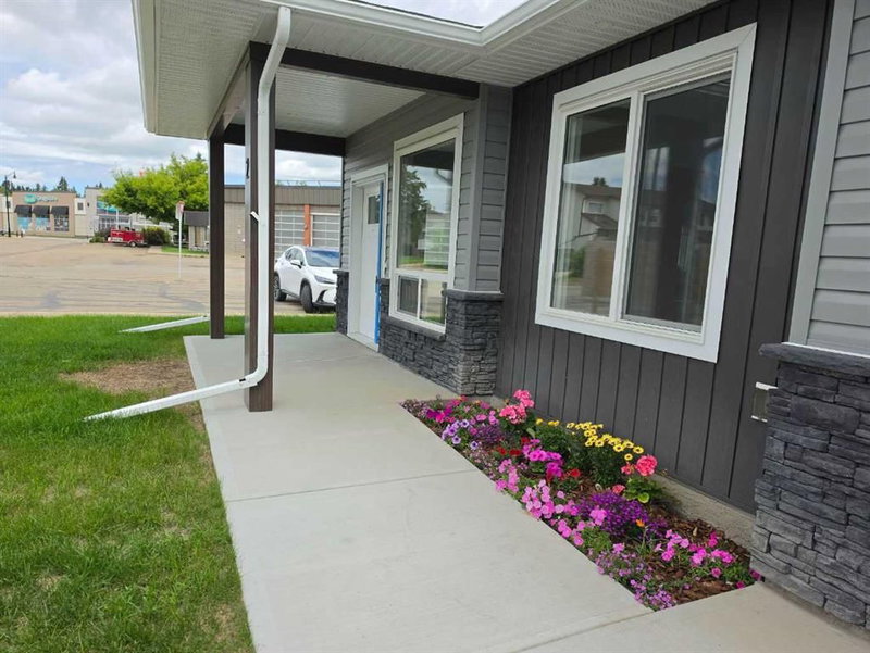 #2 - 4738 49A Avenue