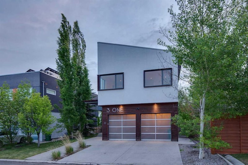 31 Wexford Way SW, Calgary, Alberta