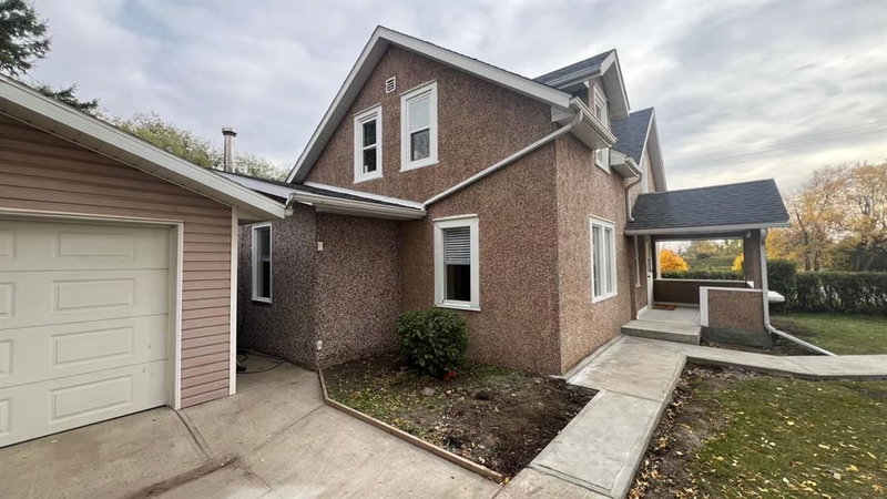 138 Trochu Avenue
