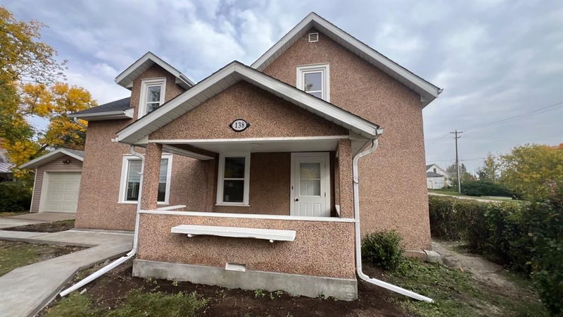 138 Trochu Avenue