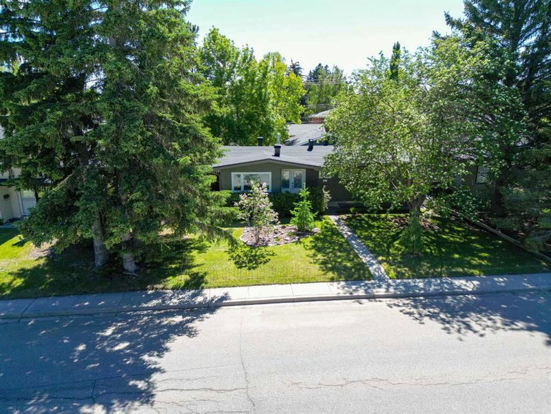 361 Capri Avenue NW, Calgary, Alberta