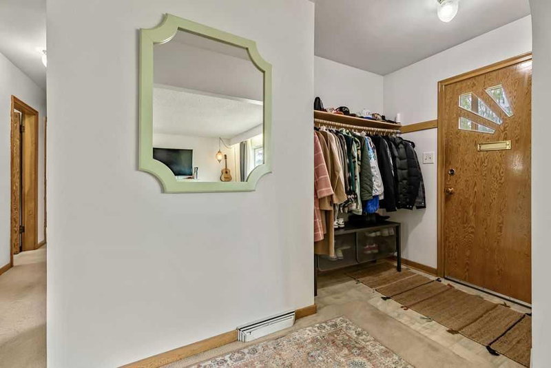 3807 25 Avenue SW, Glendale — interior photo