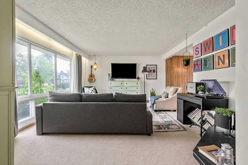 3807 25 Avenue SW, Glendale — interior photo 6