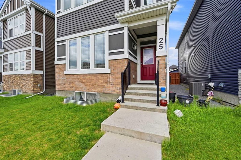 25 Red Sky Way NE