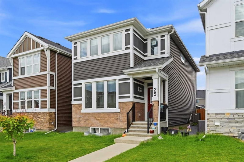 25 Red Sky Way NE