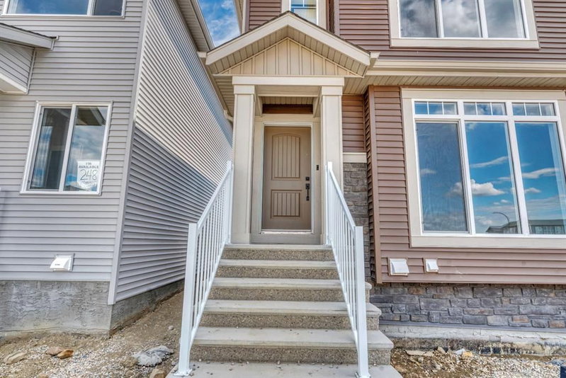 244 Marmot Grove NW