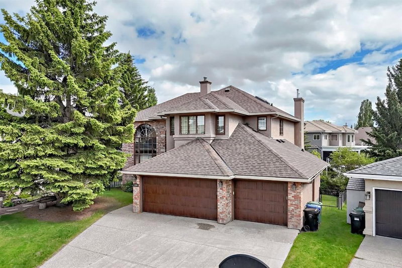 448 Mckenzie Lake Bay SE, Calgary, Alberta