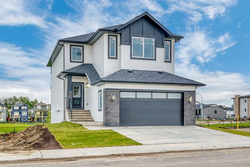 112 Lakewood Crescent