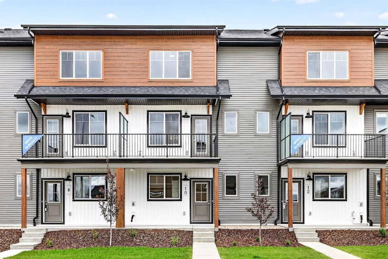 10 Hotchkiss Parade SE, Calgary, Alberta