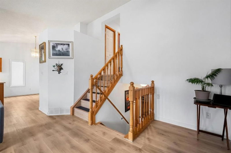 1667 Meadowbrook Drive SE, Meadowbrook — interior photo 7