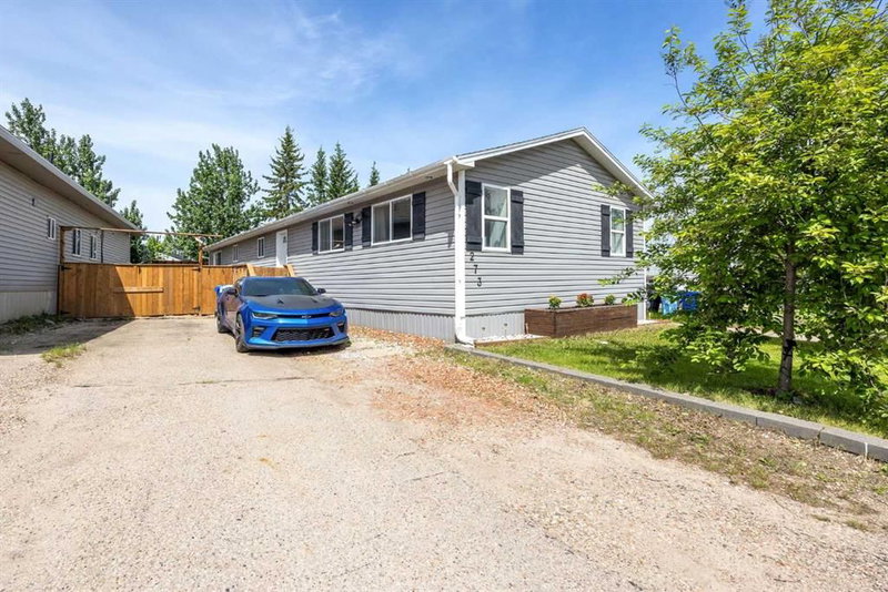 273 Grey Crescent