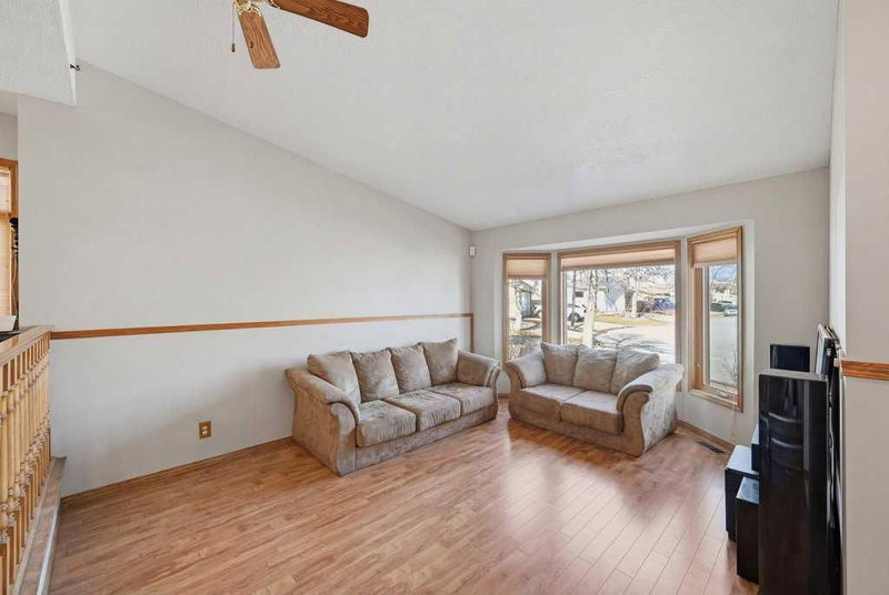 119 Macewan Meadow Way NW, MacEwan Glen — interior photo