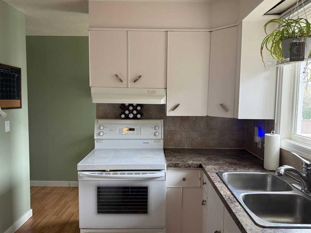 201 9 Avenue NE