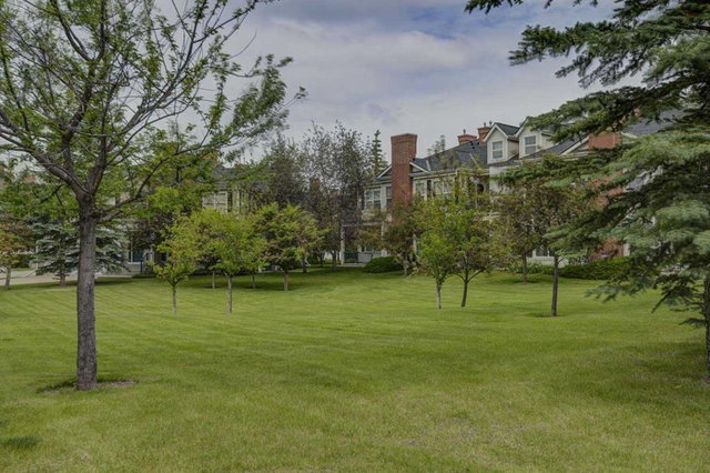 114 - 78 Prestwick Gardens SE