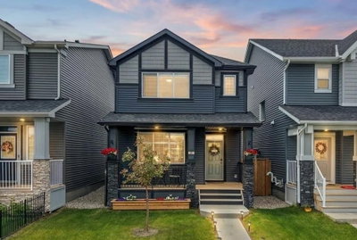 37 Legacy Glen Point SE