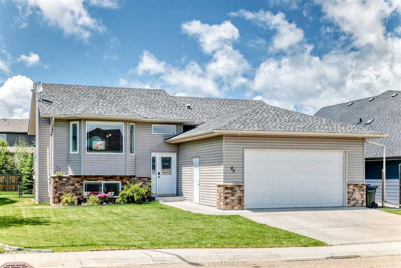 45 Vantage Crescent