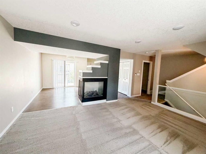 25 - 120 Warren Way