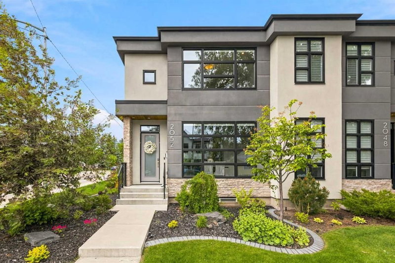 2052 46 Avenue SW, Calgary, Alberta