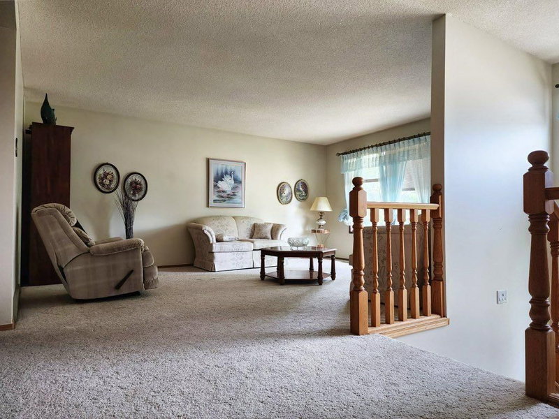 1818 Lakeside Road S, Lakeview — interior photo 5