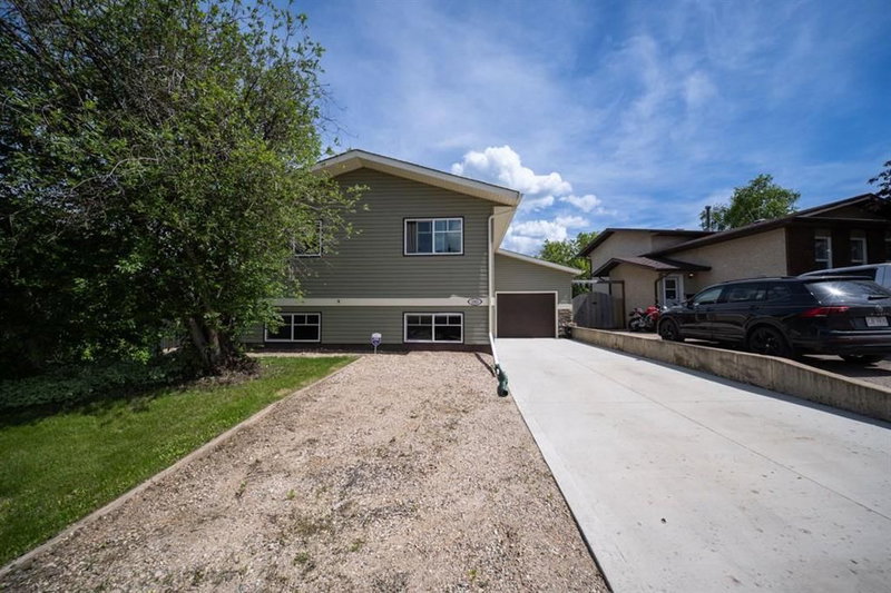 Recently sold home in Thickwood